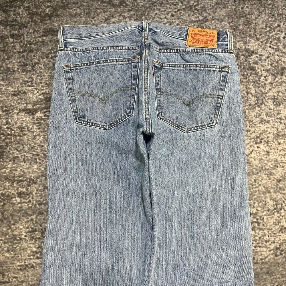 Levi's 501‎ Jeans Mens 35x32 Light Blue Denim Button Fly Straight Leg